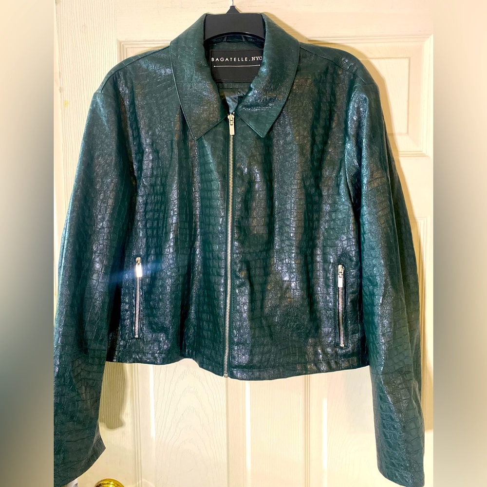 💚GREEN NEVER WORN FAUX LEATHER JACKET💚 Bagatelle NYC | Size XL | Dark Green
